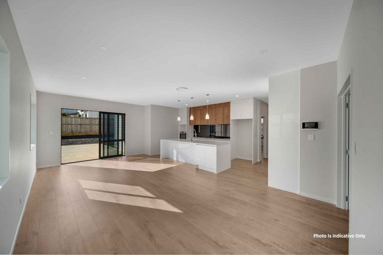 Photo of property in 60 Drumbuoy Drive, Flat Bush, Auckland, 2019