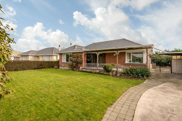 Photo of property in 15 Wilton Crescent, Bishopdale, Christchurch, 8053