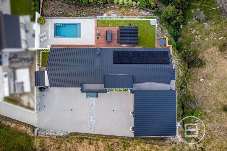 Photo of property in 5 Red Deer Rise, Kelvin Heights, Queenstown, 9300