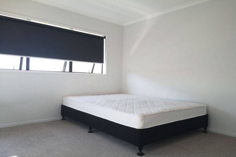 Photo of property in 1/2 Scotland Place, Hillcrest, Hamilton, 3216