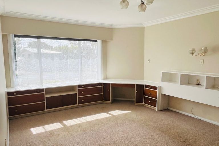 Photo of property in 23 Tirimoana Road, Te Atatu South, Auckland, 0602