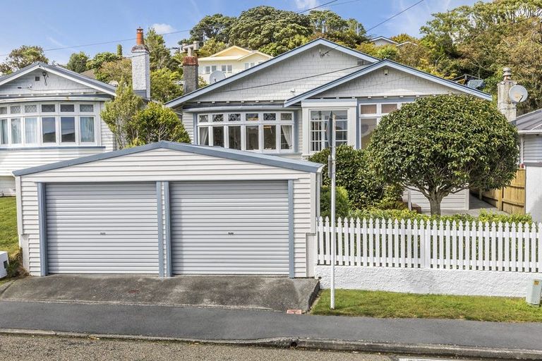 Photo of property in 11 Firth Terrace, Karori, Wellington, 6012
