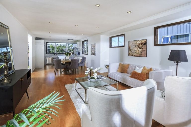 Photo of property in 32a Becroft Drive, Forrest Hill, Auckland, 0620