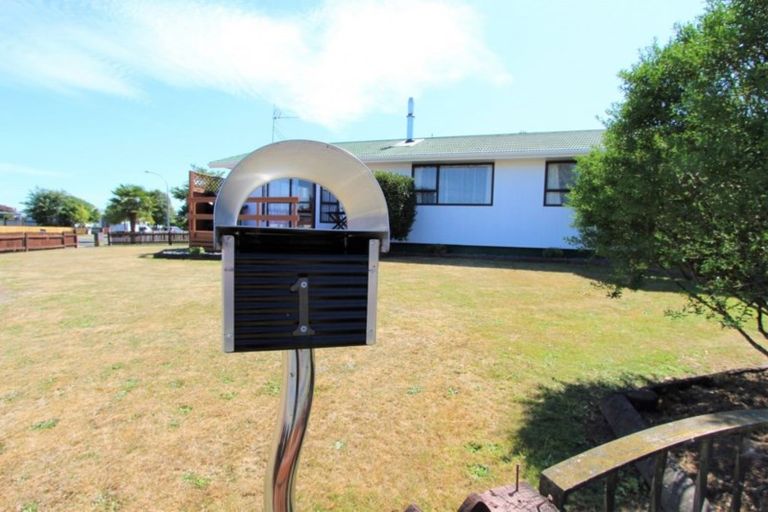 Photo of property in 1 Waitara Place, Tokoroa, 3420