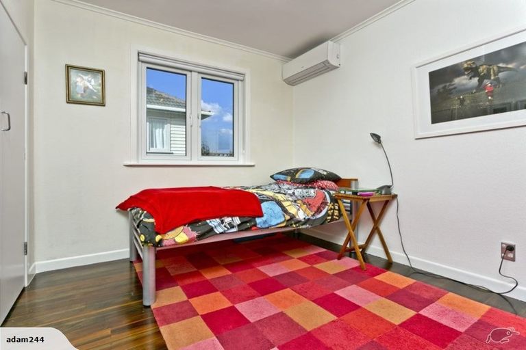 Photo of property in 42 Carlisle Road, Browns Bay, Auckland, 0630