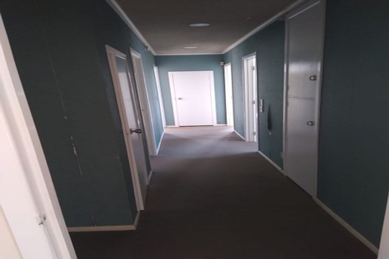 Photo of property in 8 Rotoiti Avenue, Pakuranga Heights, Auckland, 2010