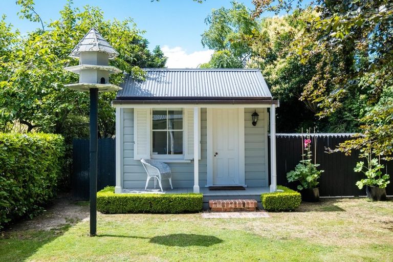 Photo of property in 1 France Road, Bluff Hill, Napier, 4110