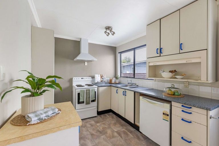 Photo of property in 71 Kaimanawa Street, Kelvin Grove, Palmerston North, 4414