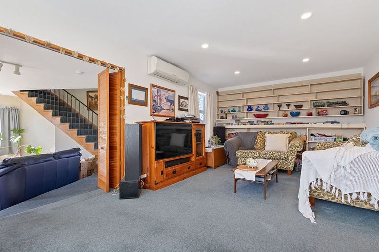 Photo of property in 93 Farquhars Road, Redwood, Christchurch, 8051