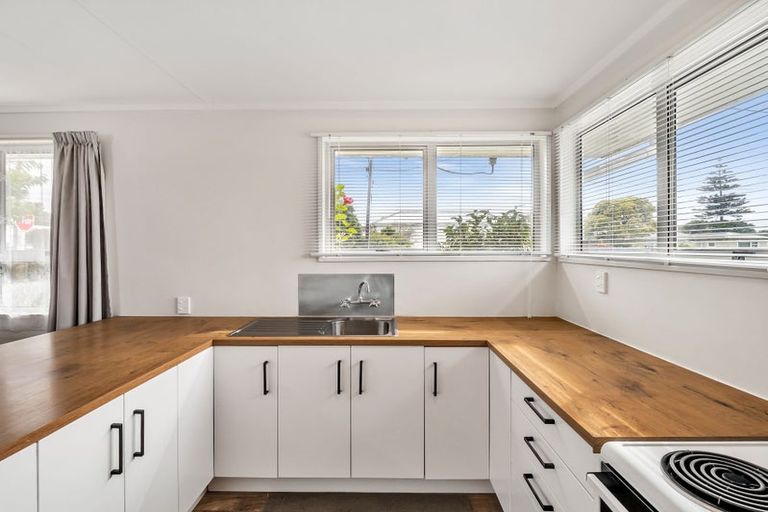 Photo of property in 223 Puriri Street, Castlecliff, Whanganui, 4501