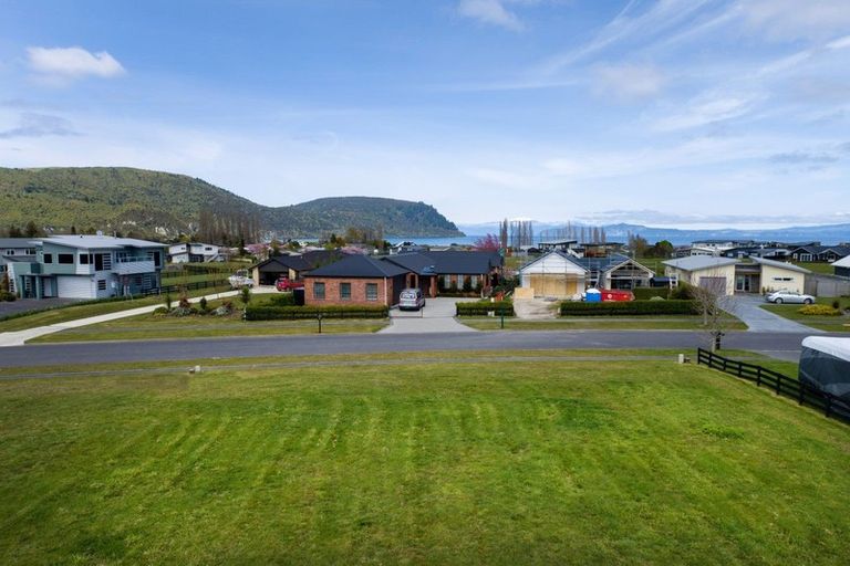 Photo of property in 4 Pukeko Way, Kinloch, Taupo, 3377