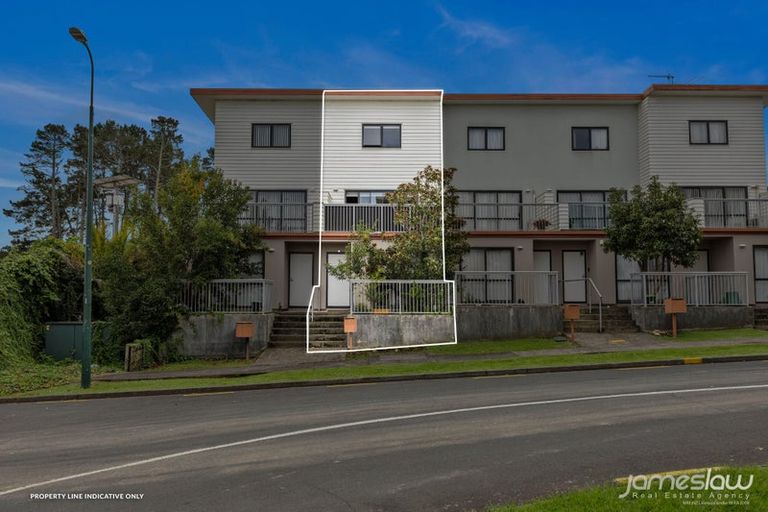 Photo of property in 9/46 Carlos Drive, Flat Bush, Auckland, 2016