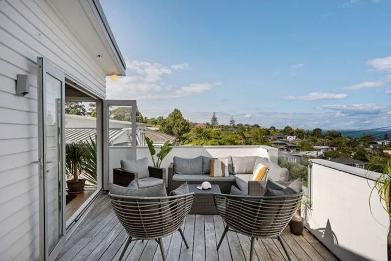 Photo of property in 2/21 Hythe Terrace, Mairangi Bay, Auckland, 0630