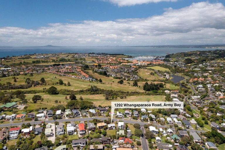 Photo of property in 1292 Whangaparaoa Road, Army Bay, Whangaparaoa, 0930
