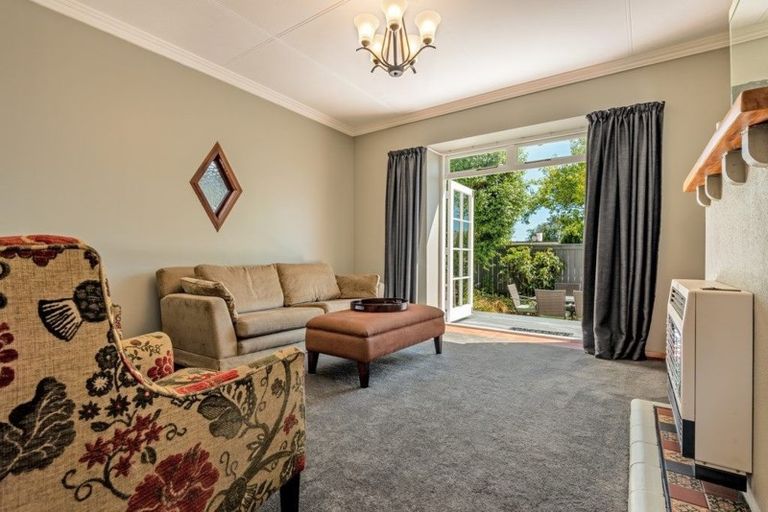 Photo of property in 34 Florence Avenue, Palmerston North, 4414