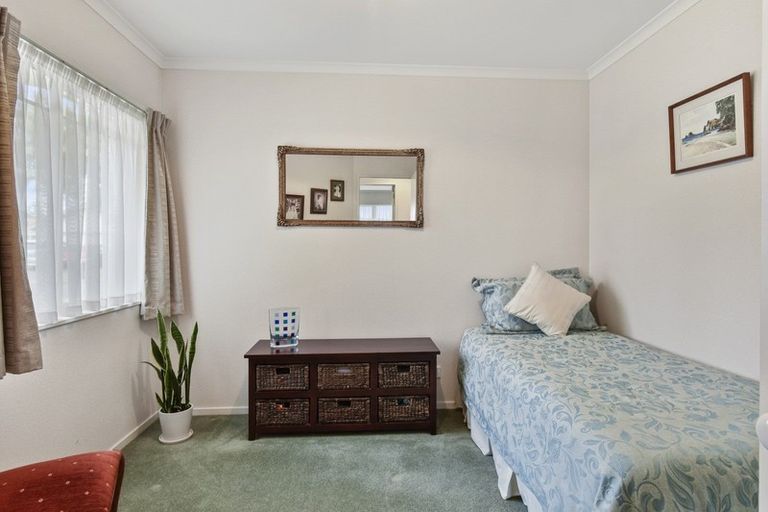 Photo of property in 13 Montilla Place, Manurewa, Auckland, 2102