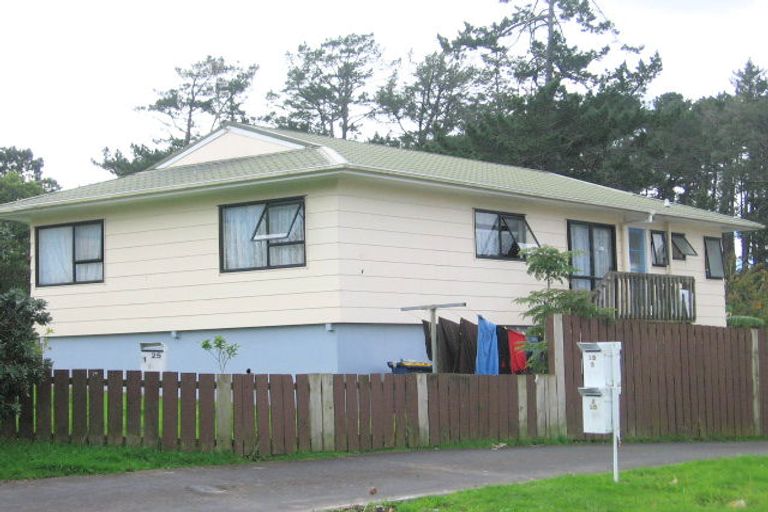 Photo of property in 25 Aldern Road, Massey, Auckland, 0614