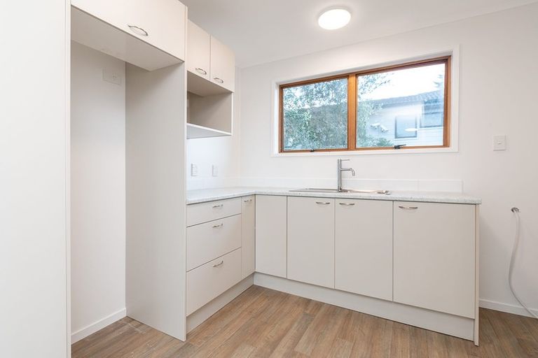 Photo of property in 70 Solar Road, Glen Eden, Auckland, 0602