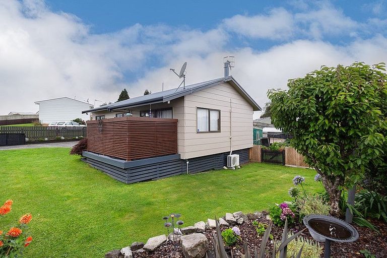 Photo of property in 3b Jet Place, Pukehangi, Rotorua, 3015