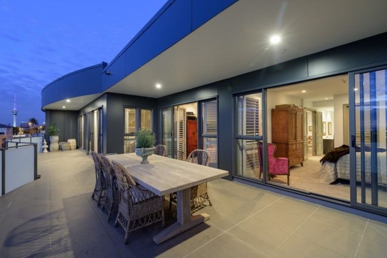 Photo of property in The Mews, 24/8 Basque Road, Eden Terrace, Auckland, 1021