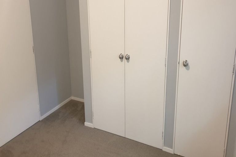 Photo of property in 2/21 Contessa Drive, Glenfield, Auckland, 0629