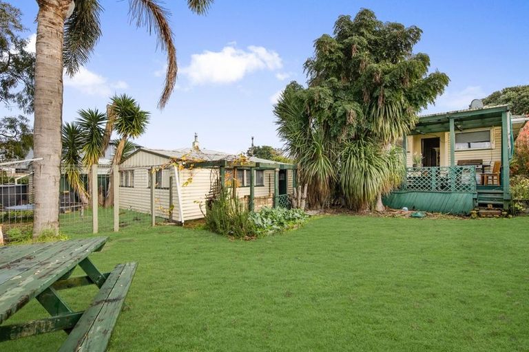 Photo of property in 37 Mckean Avenue, Manurewa, Auckland, 2102