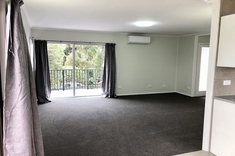 Photo of property in 1/7 Classic Grove, Bayview, Auckland, 0629