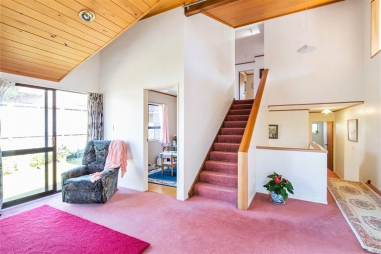 Photo of property in 34 Lakewood Avenue, Churton Park, Wellington, 6037