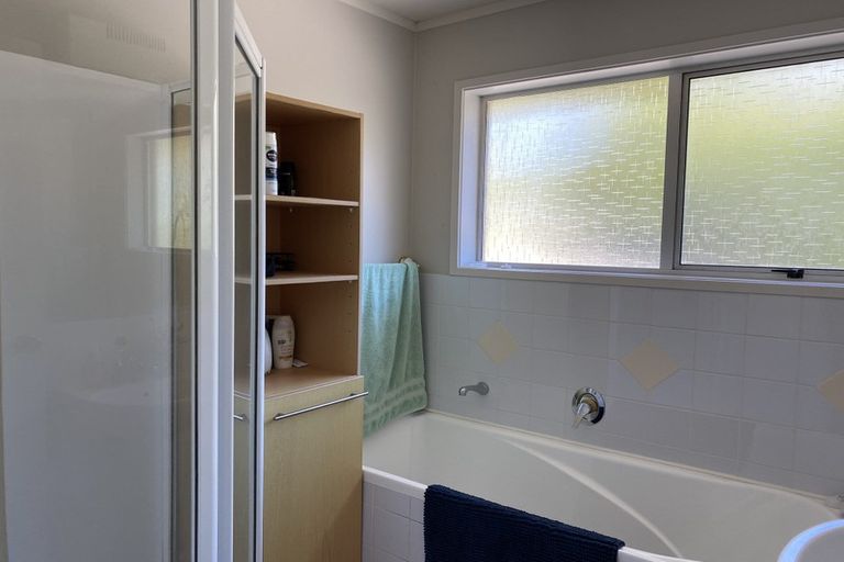 Photo of property in 1/55a West Lynn Road, Titirangi, Auckland, 0604