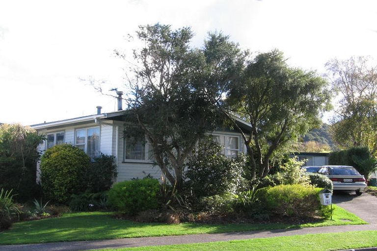 Photo of property in 15 Mataura Grove, Wainuiomata, Lower Hutt, 5014
