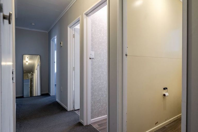 Photo of property in 3 Seddon Street, Takaro, Palmerston North, 4412