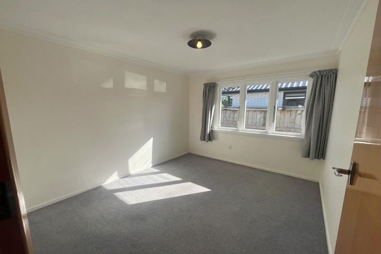 Photo of property in 110 Seaview Road, Westown, New Plymouth, 4310