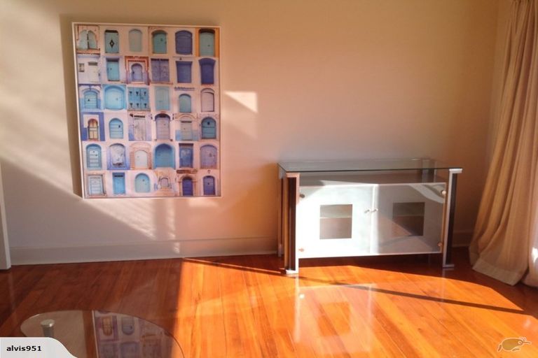 Photo of property in 1-12/48 The Bay Hill, Timaru, 7910