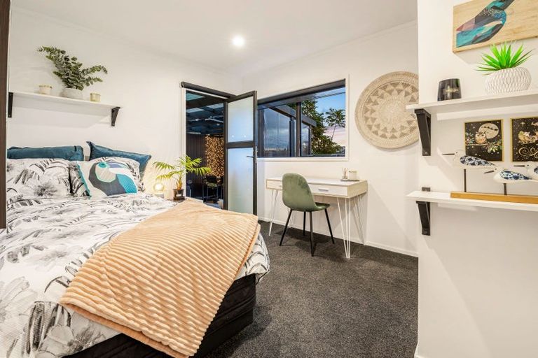 Photo of property in 1/22 Manuwai Road, Torbay, Auckland, 0630