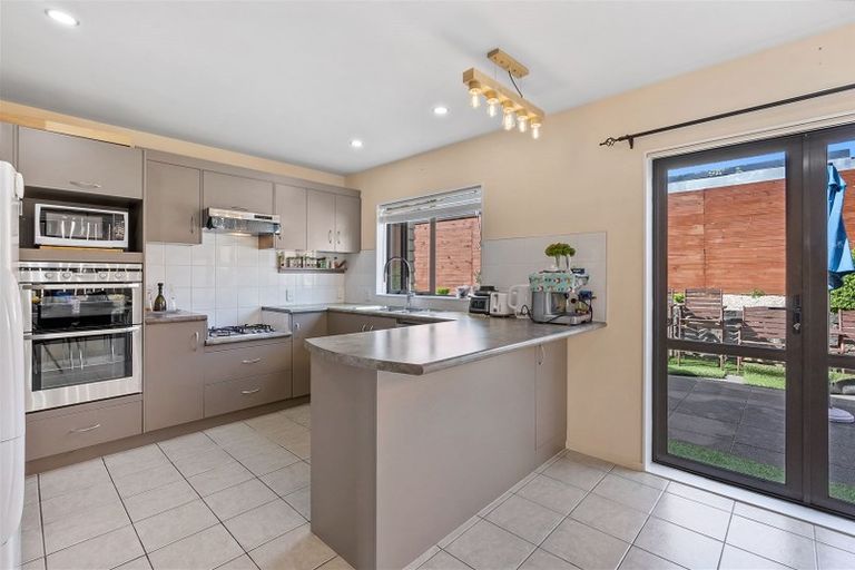 Photo of property in 6 Whitbourne Heights, Manurewa, Auckland, 2105