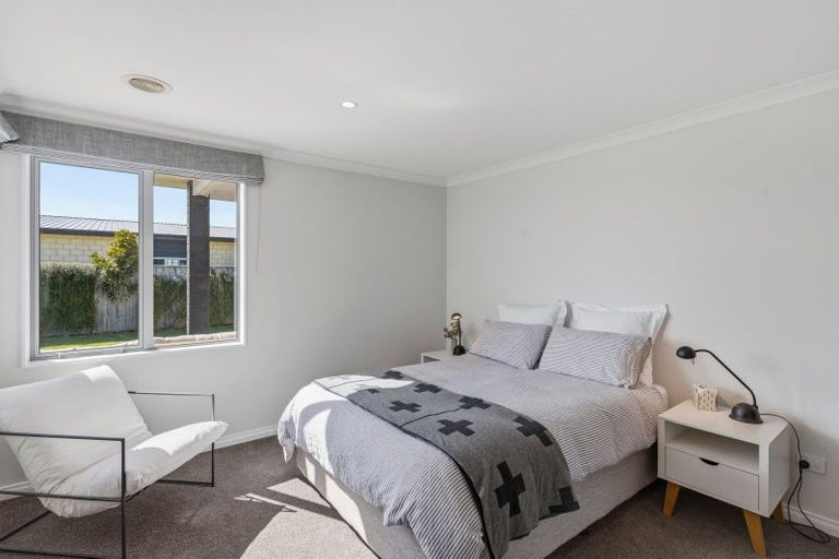 Photo of property in 11 Taranui Way, Paraparaumu Beach, Paraparaumu, 5032