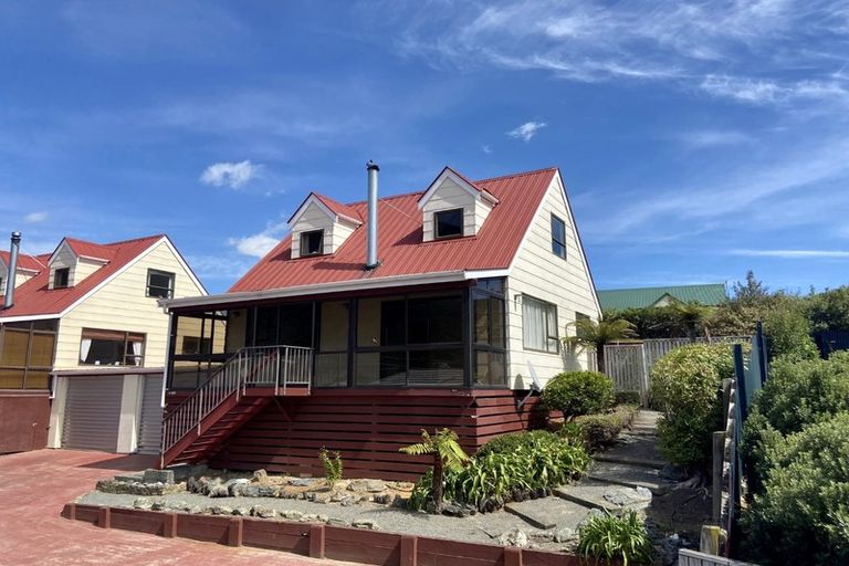 Photo of property in 1/251a Waikawa Road, Waikawa, Picton, 7220