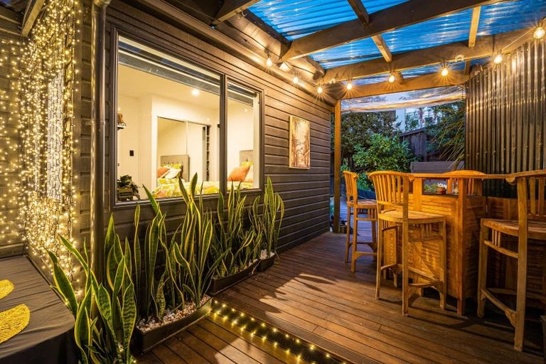 Photo of property in 1/22 Manuwai Road, Torbay, Auckland, 0630