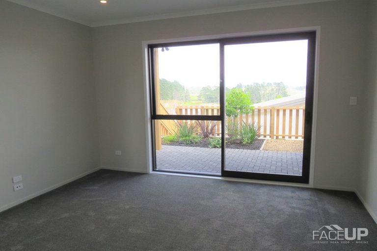 Photo of property in 28 Pukewhero Rise, Westgate, Auckland, 0614