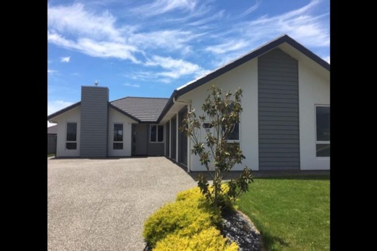 Photo of property in 19 Lassen Place, Stoke, Nelson, 7011