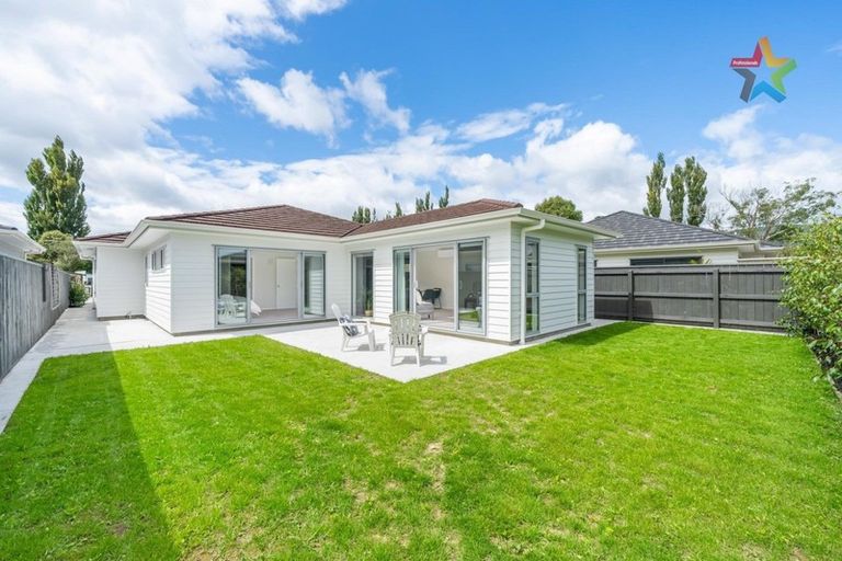 Photo of property in 7 Ford Road, Manor Park, Lower Hutt, 5019