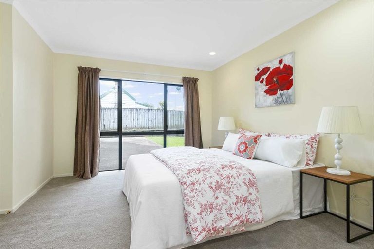 Photo of property in 11 Campile Close, East Tamaki, Auckland, 2016