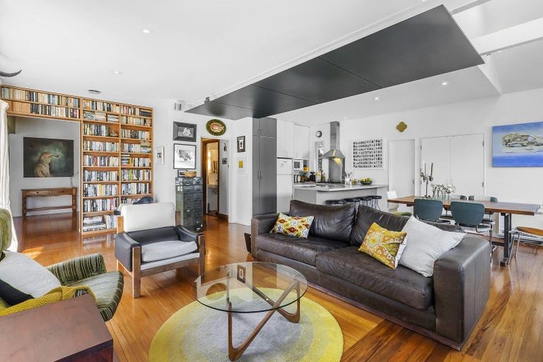 Photo of property in 16 Beach Street, Island Bay, Wellington, 6023