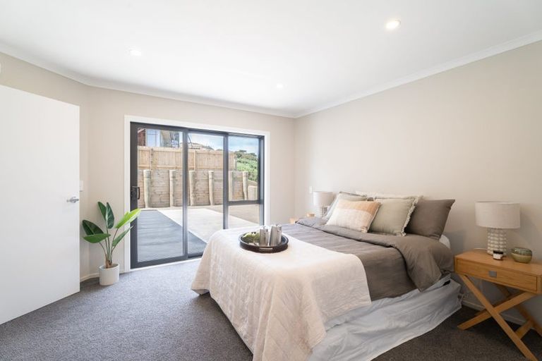 Photo of property in 62 Farnworth Terrace, Glenside, Wellington, 6037