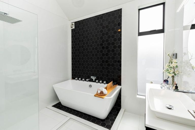 Photo of property in 43a Gracefield Avenue, Christchurch Central, Christchurch, 8013