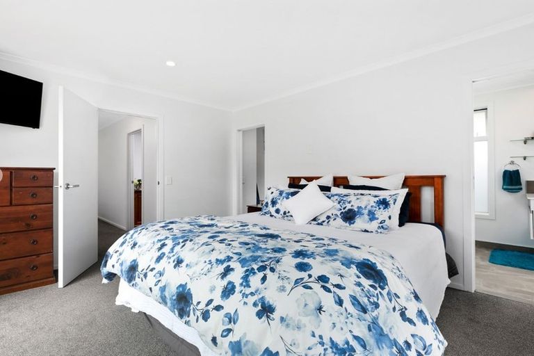 Photo of property in 22 Ballintoy Park Drive, Welcome Bay, Tauranga, 3175