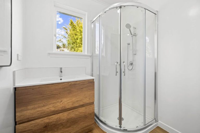 Photo of property in 350 West Coast Road, Glen Eden, Auckland, 0602