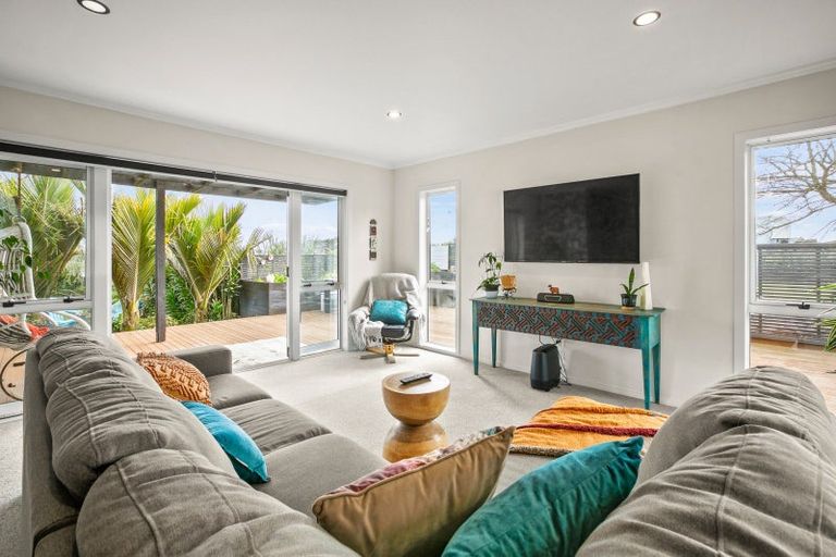 Photo of property in 1385 South Road, Kaitake, New Plymouth, 4374