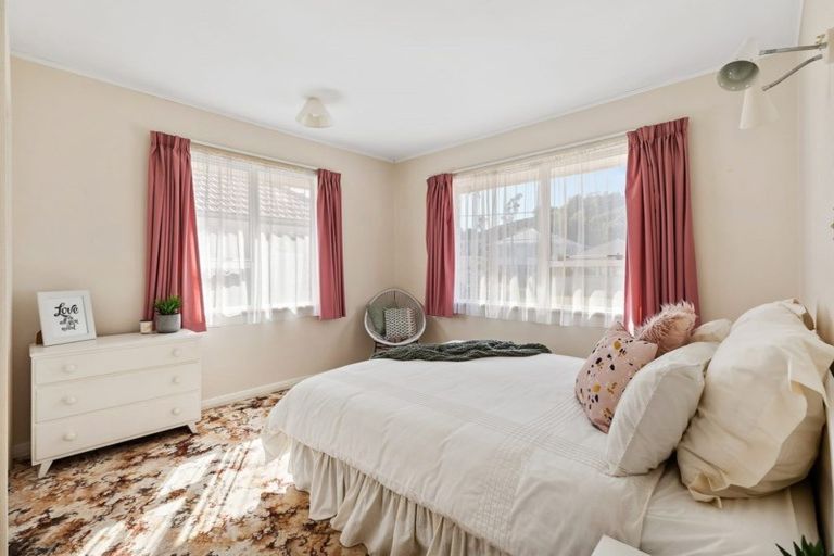 Photo of property in 48 Tarawera Road, Johnsonville, Wellington, 6037