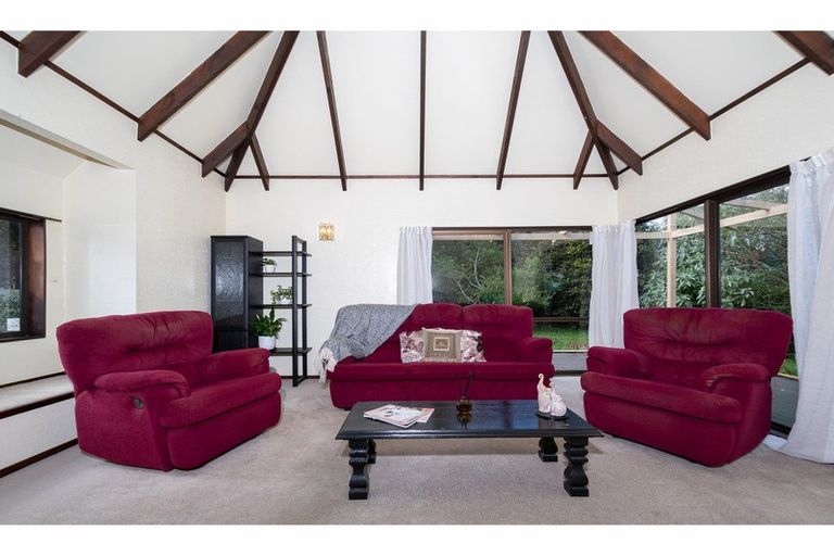 Photo of property in 18 Woodhouse Place, West Harbour, Auckland, 0618